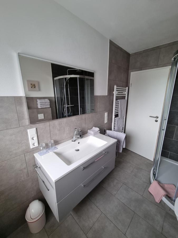 Ferienwohnung Bei Natie Brilon Bagian luar foto